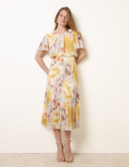 Pleated Scoop Neck Short Sleeve Floral Dress